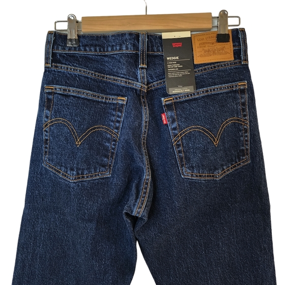 Levi's Wedgie Icon Fit Ankle Jean - Picture 12 of 13